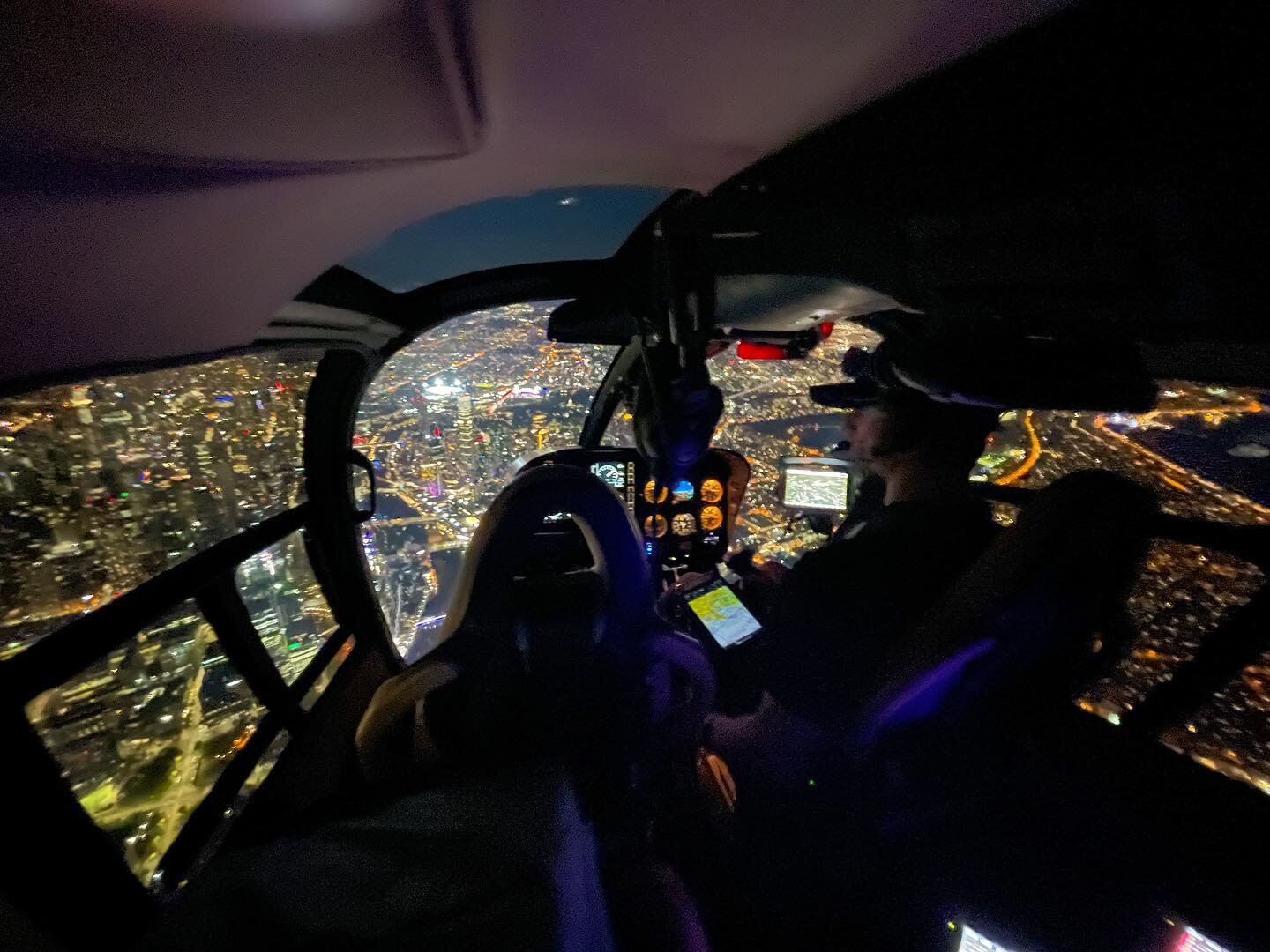 Night ops filming 🙌

#aerialfilming #helicopter #helicopterfilming #nightops #airbus #melbourne #australia #behindthebroadcast #outsidebroadcast #filming #behindthescenes #societyofcameraoperators #gss #settingthestandard #filmcrew #setlife #pilot #